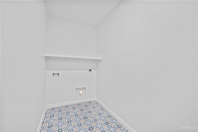 1300 S Waxahachie Street, Alton, TX 78573