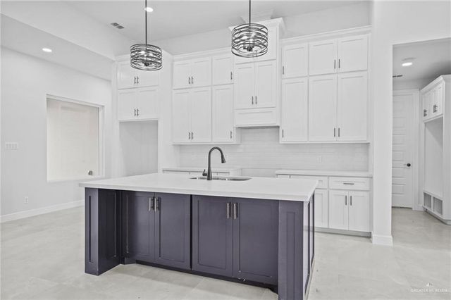 1300 S Waxahachie Street, Alton, TX 78573