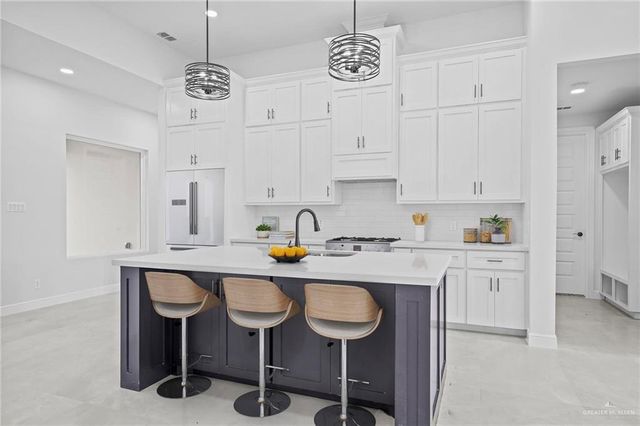 1300 S Waxahachie Street, Alton, TX 78573