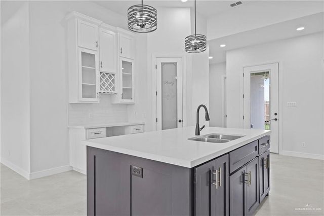 1300 S Waxahachie Street, Alton, TX 78573