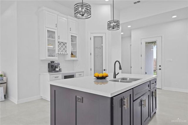 1300 S Waxahachie Street, Alton, TX 78573