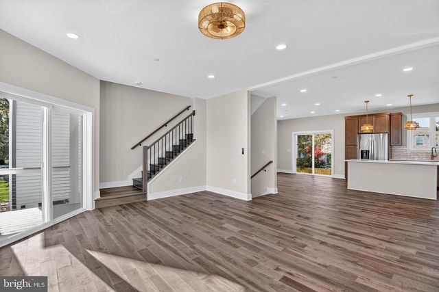 1123 SHORE DR, Edgewater, MD 21037