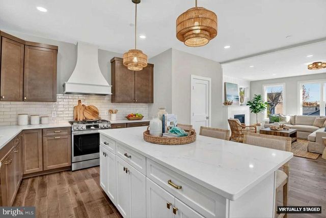 1123 SHORE DR, Edgewater, MD 21037