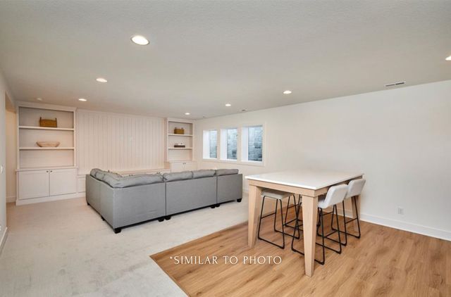 11281 Twilight Drive, West Des Moines, IA 50266