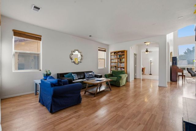 1405 Ducale Drive SE, Rio Rancho, NM 87124