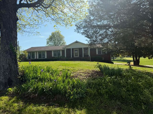 12 Charles Apple Ln, Brush Creek, TN 38547
