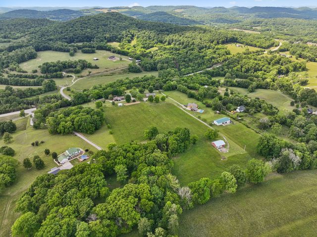 12 Charles Apple Ln, Brush Creek, TN 38547