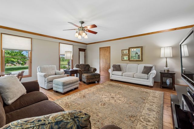 12 Charles Apple Ln, Brush Creek, TN 38547
