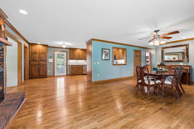 12 Charles Apple Ln, Brush Creek, TN 38547