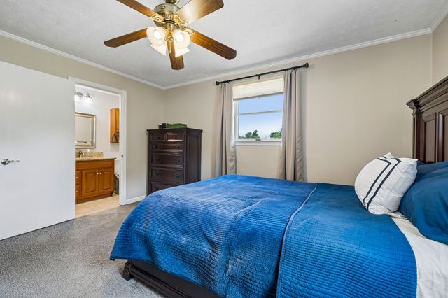 12 Charles Apple Ln, Brush Creek, TN 38547