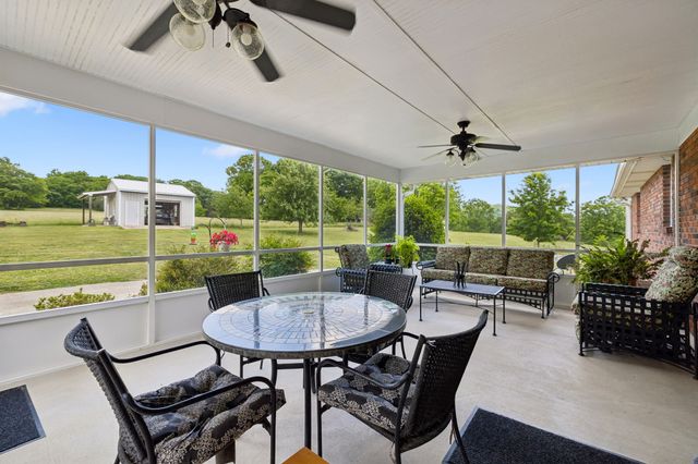 12 Charles Apple Ln, Brush Creek, TN 38547
