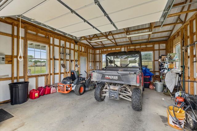 12 Charles Apple Ln, Brush Creek, TN 38547