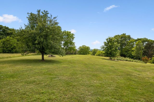 12 Charles Apple Ln, Brush Creek, TN 38547