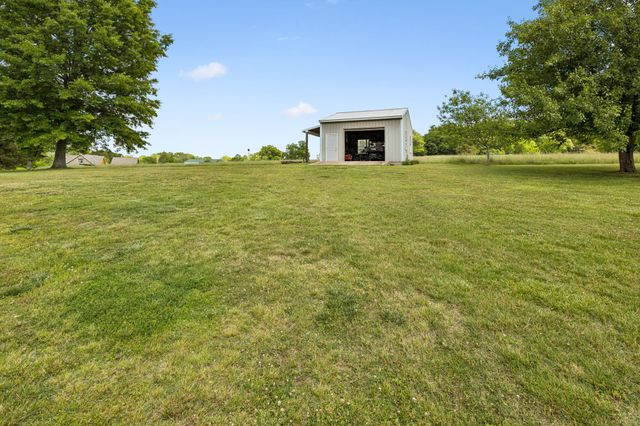 12 Charles Apple Ln, Brush Creek, TN 38547