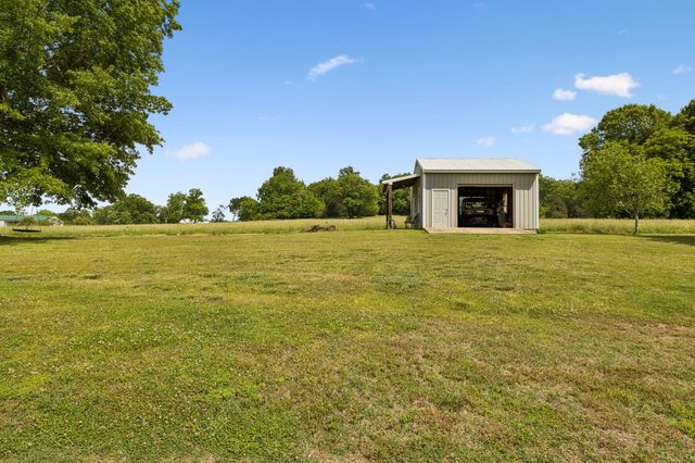 12 Charles Apple Ln, Brush Creek, TN 38547