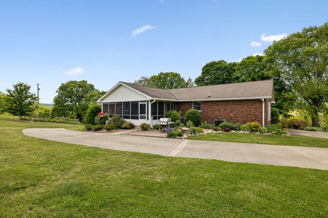 12 Charles Apple Ln, Brush Creek, TN 38547