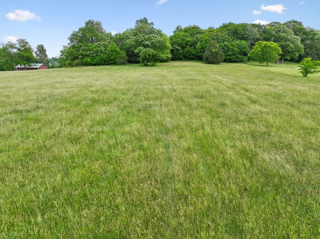 12 Charles Apple Ln, Brush Creek, TN 38547