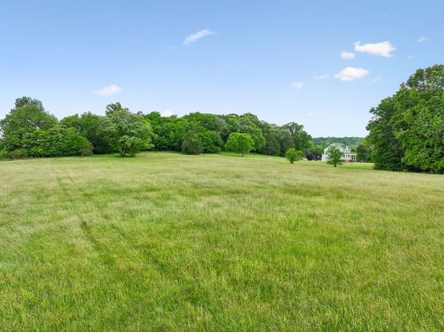 12 Charles Apple Ln, Brush Creek, TN 38547