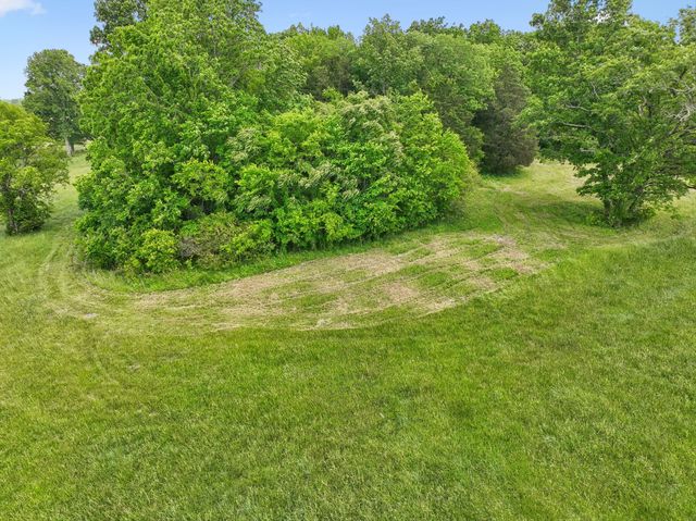 12 Charles Apple Ln, Brush Creek, TN 38547