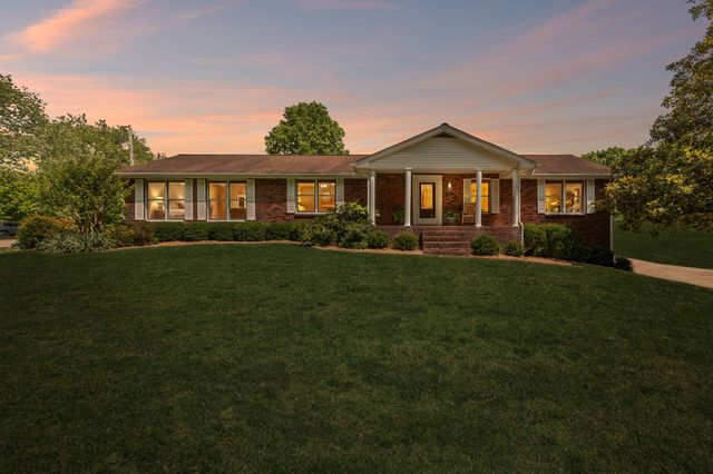 12 Charles Apple Ln, Brush Creek, TN 38547
