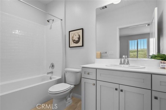 5613 Levanto, Bakersfield, CA 93306