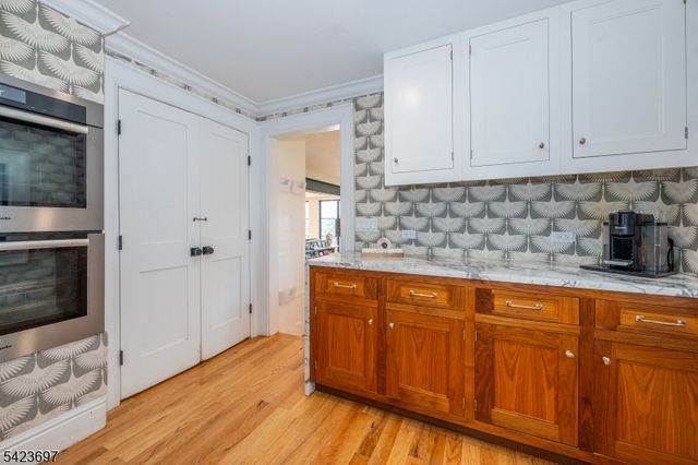 45 Village Road, Harding Twp., NJ 07976