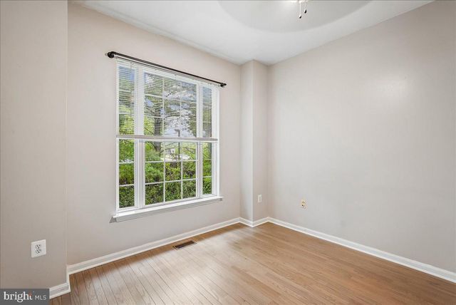 905 ROYAL ELM CT, Herndon, VA 20170