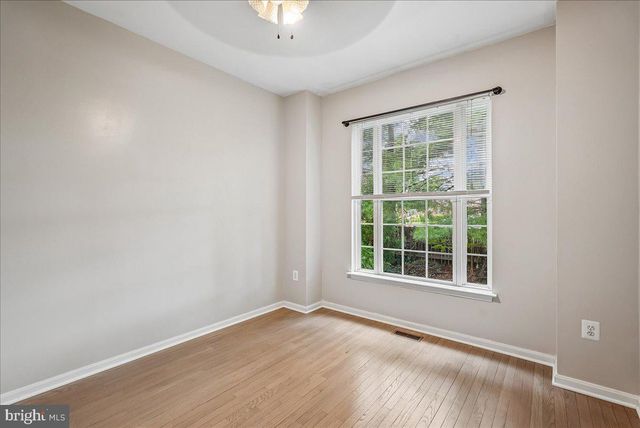 905 ROYAL ELM CT, Herndon, VA 20170