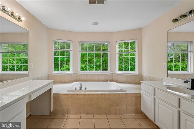 905 ROYAL ELM CT, Herndon, VA 20170