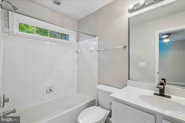 905 ROYAL ELM CT, Herndon, VA 20170