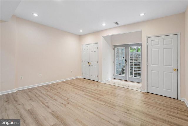 905 ROYAL ELM CT, Herndon, VA 20170