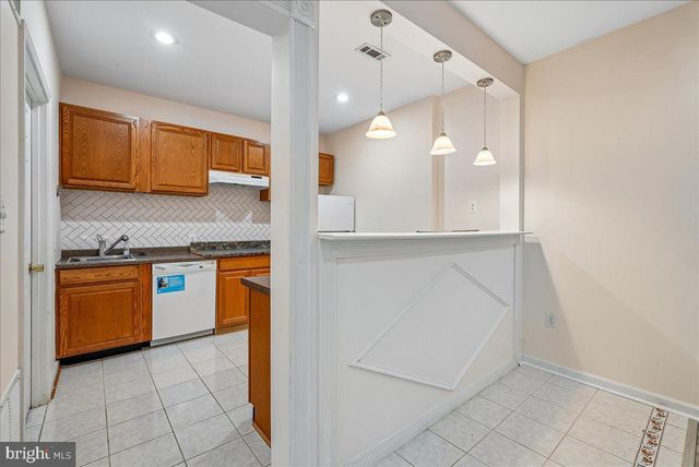 905 ROYAL ELM CT, Herndon, VA 20170