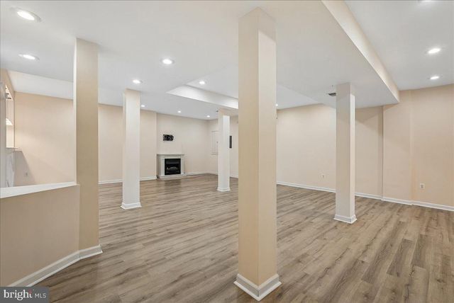 905 ROYAL ELM CT, Herndon, VA 20170