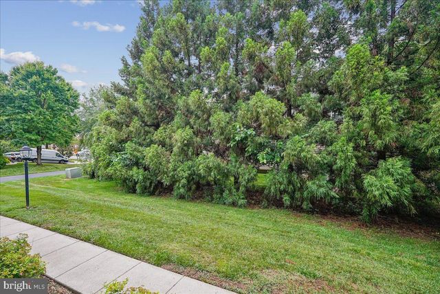 905 ROYAL ELM CT, Herndon, VA 20170