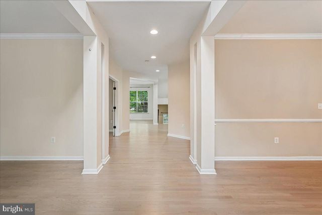 905 ROYAL ELM CT, Herndon, VA 20170