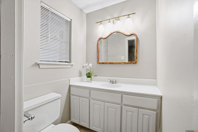 9444 Kingcrest Pkwy, Baton Rouge, LA 70810