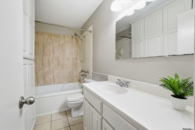 9444 Kingcrest Pkwy, Baton Rouge, LA 70810