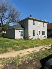 710 W WASHINGTON Avenue, Council Bluffs, IA 51503