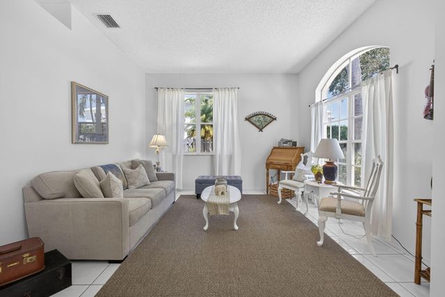 7595 Hollington Place, Greenacres, FL 33467
