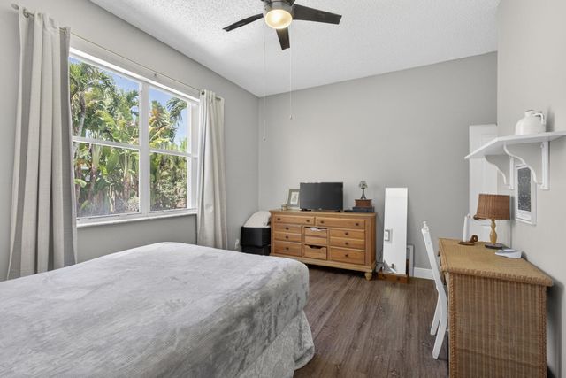 7595 Hollington Place, Greenacres, FL 33467