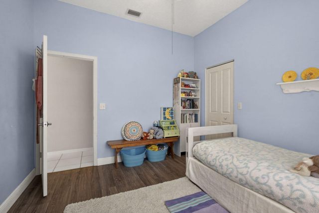 7595 Hollington Place, Greenacres, FL 33467