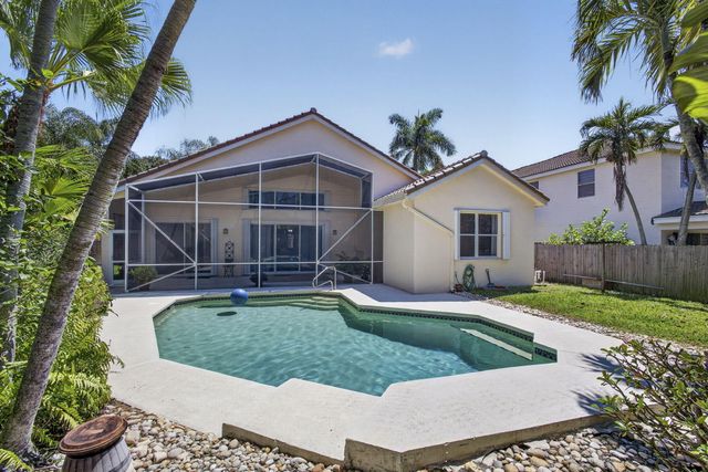 7595 Hollington Place, Greenacres, FL 33467