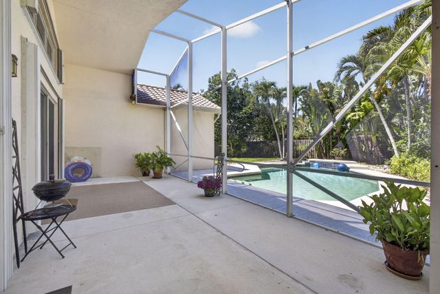 7595 Hollington Place, Greenacres, FL 33467