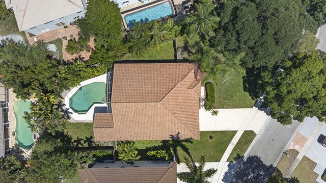 7595 Hollington Place, Greenacres, FL 33467