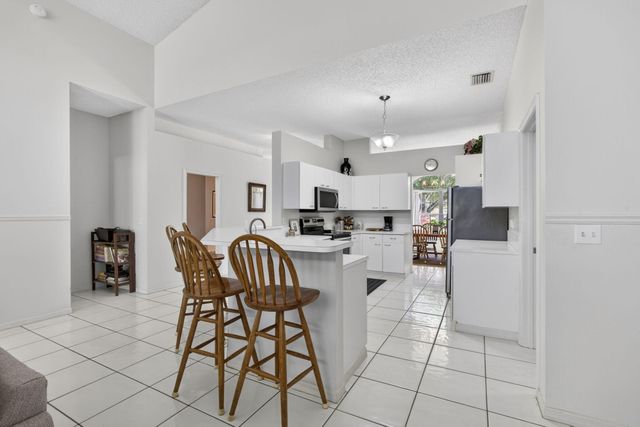 7595 Hollington Place, Greenacres, FL 33467