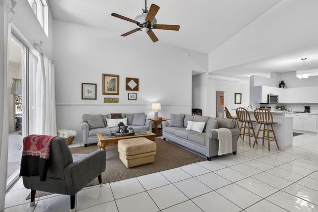 7595 Hollington Place, Greenacres, FL 33467