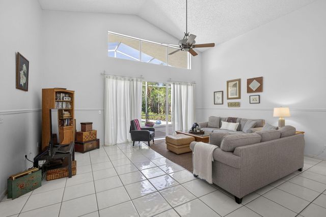 7595 Hollington Place, Greenacres, FL 33467