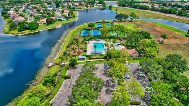 7595 Hollington Place, Greenacres, FL 33467