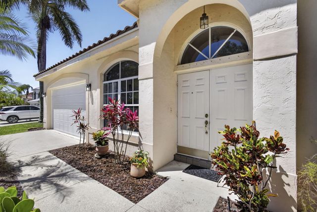 7595 Hollington Place, Greenacres, FL 33467