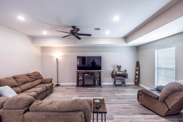 2584 Pineridge Street, Thibodaux, LA 70301